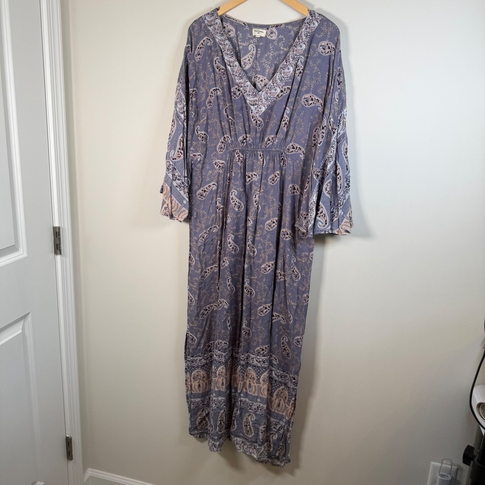 World Market Paisley Maxi Dress Small Medium BOHO Dramatic Bell Sleeves V-Neck - Picture 2 of 7